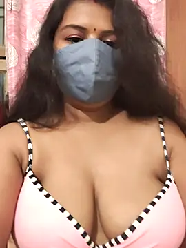 Snapshot of Dr_Chhaya chatting on July 13, 2026, 5:10 am Dr Chhaya online show from July 13, 2026, 5:10 am