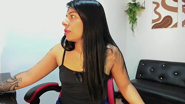 Caro kitty- online show from November 24, 2025, 12:16 pm