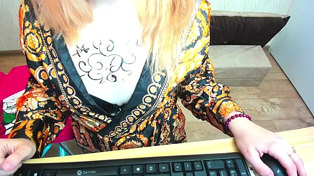 Miss Elsa  online show from February 17, 2025, 6:31 am