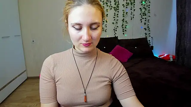 Miss Elsa  online show from March 10, 2025, 2:50 am