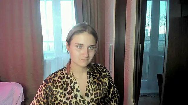 Miss Elsa  online show from September 18, 2025, 11:56 am