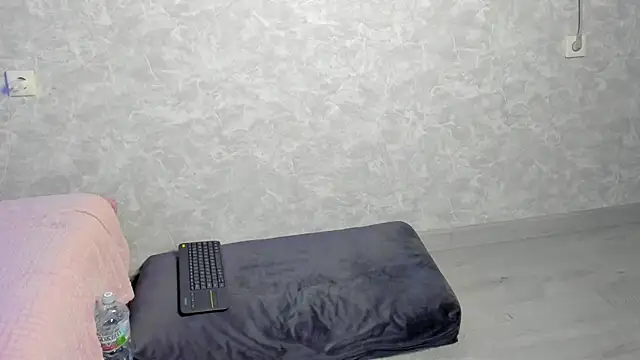 Snapshot of EllaSky_xoxo chatting on October 24, 2025, 9:55 pm EllaSky xoxo online show from October 24, 2025, 9:55 pm