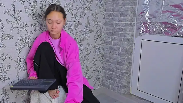 Snapshot of EllaSky_xoxo chatting on November 15, 2025, 12:41 am EllaSky xoxo online show from November 15, 2025, 12:41 am