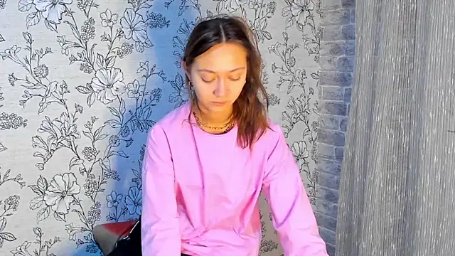 Snapshot of EllaSky_xoxo chatting on November 15, 2025, 6:15 pm EllaSky xoxo online show from November 15, 2025, 6:15 pm