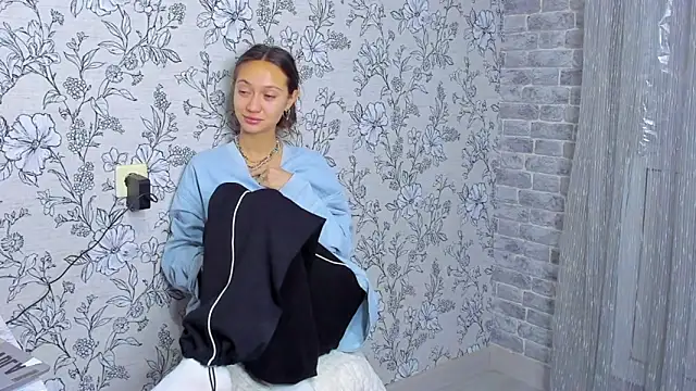 Snapshot of EllaSky_xoxo chatting on November 27, 2025, 1:51 am EllaSky xoxo online show from November 27, 2025, 1:51 am