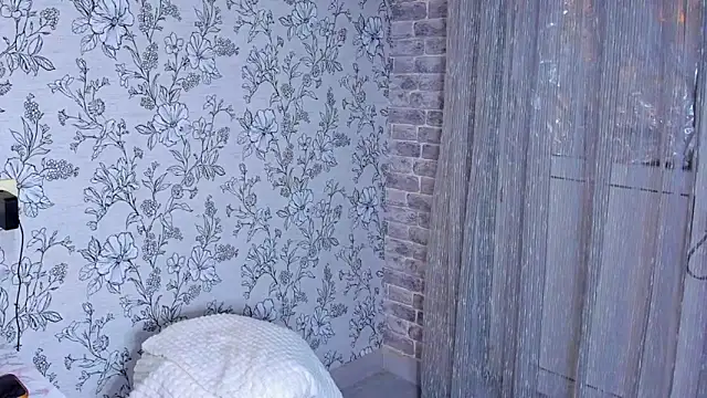 Snapshot of EllaSky_xoxo chatting on November 29, 2025, 7:50 pm EllaSky xoxo online show from November 29, 2025, 7:50 pm