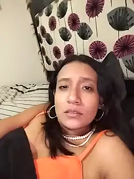 Snapshot of cami_victoria chatting on December 6, 2024, 9:02 pm cami victoria online show from December 6, 2024, 9:02 pm