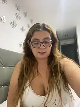 AntonellaAlondra4 online show from March 1, 2025, 4:47 am