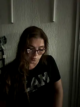 AntonellaAlondra4 online show from December 19, 2025, 3:02 am