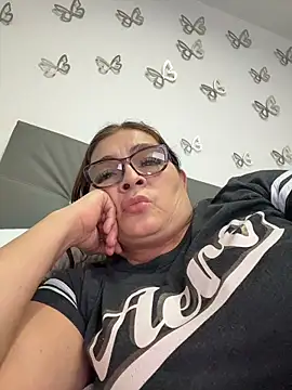 AntonellaAlondra4 online show from February 22, 2026, 3:29 am