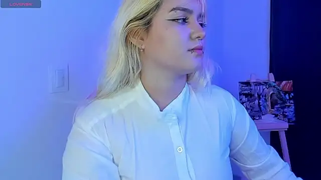 Pretty  zoe online show from February 10, 2025, 3:03 am