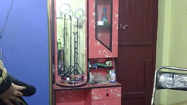 Pramila Manish online show from December 16, 2025, 11:32 pm