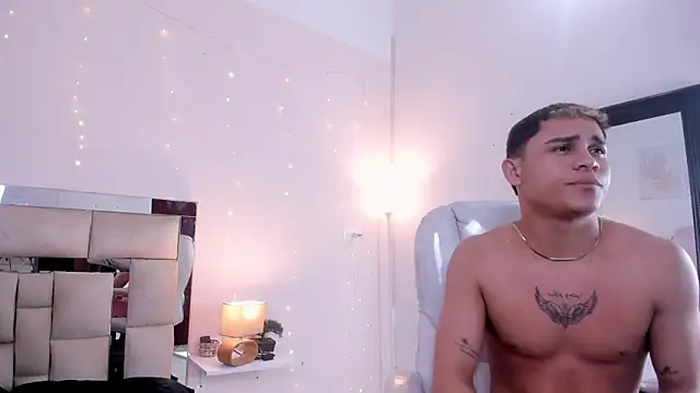 saraandstiven online show from March 5, 2025, 7:05 am