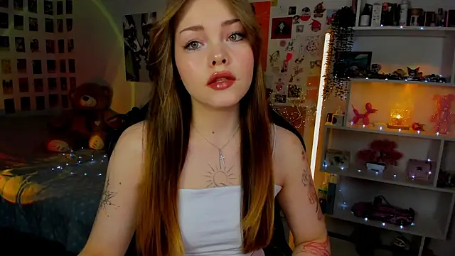 AkiraKatsu online show from December 21, 2025, 11:06 am