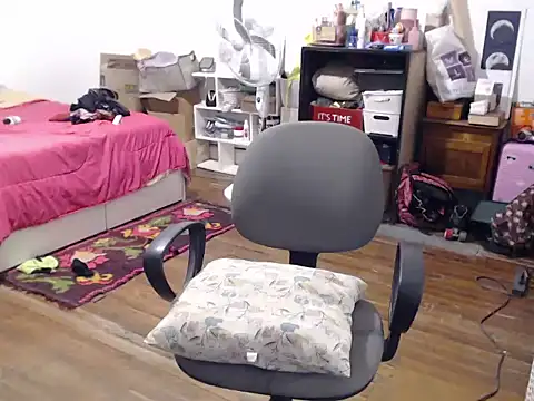 bunnylolaa4 online show from February 16, 2025, 9:26 am