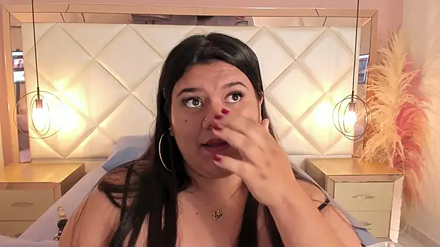 Snapshot of Any_Klartt chatting on December 11, 2024, 6:36 am Any Klartt online show from December 11, 2024, 6:36 am