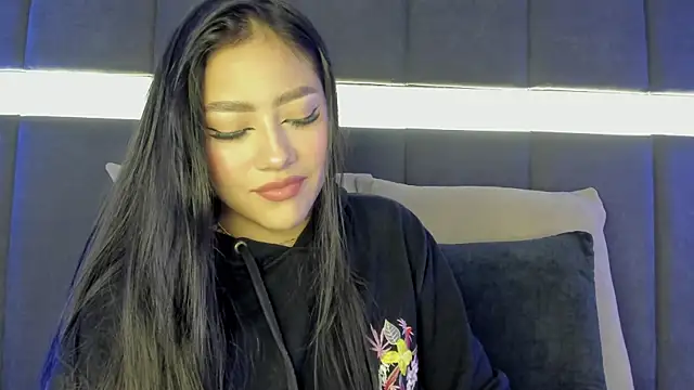 Snapshot of nicolle_pierce chatting on February 5, 2025, 12:38 pm nicolle pierce online show from February 5, 2025, 12:38 pm