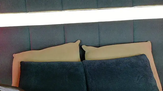 Snapshot of nicolle_pierce chatting on October 27, 2025, 2:32 pm nicolle pierce online show from October 27, 2025, 2:32 pm