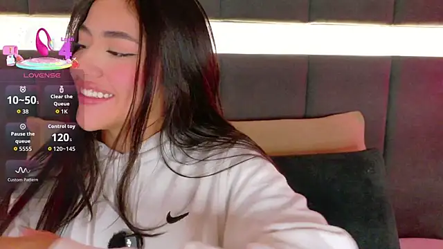 Snapshot of nicolle_pierce chatting on November 17, 2025, 1:28 pm nicolle pierce online show from November 17, 2025, 1:28 pm