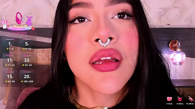 Snapshot of nicolle_pierce chatting on December 3, 2025, 12:36 pm nicolle pierce online show from December 3, 2025, 12:36 pm