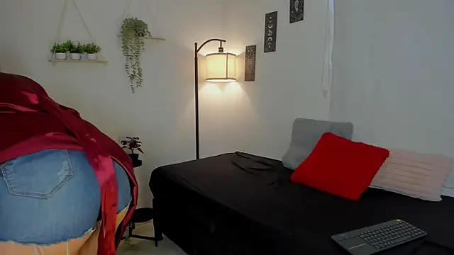 sara sweet9 online show from November 22, 2025, 7:24 pm