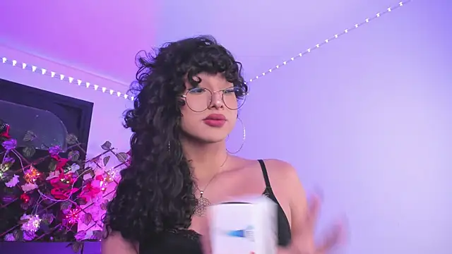 Snapshot of Heka_Prudence chatting on December 16, 2024, 4:45 am Heka Prudence online show from December 16, 2024, 4:45 am