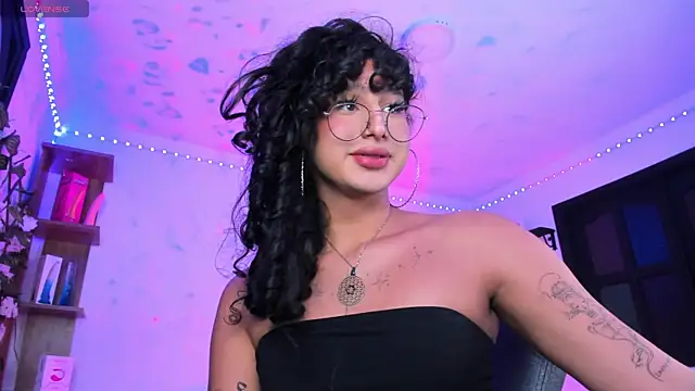 Snapshot of Heka_Prudence chatting on February 19, 2025, 6:55 am Heka Prudence online show from February 19, 2025, 6:55 am