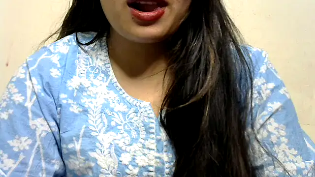 Snapshot of Come-on-over chatting on February 2, 2025, 5:26 pm Come-on-over online show from February 2, 2025, 5:26 pm