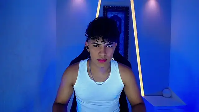 jamescurli  online show from January 9, 2025, 5:02 am