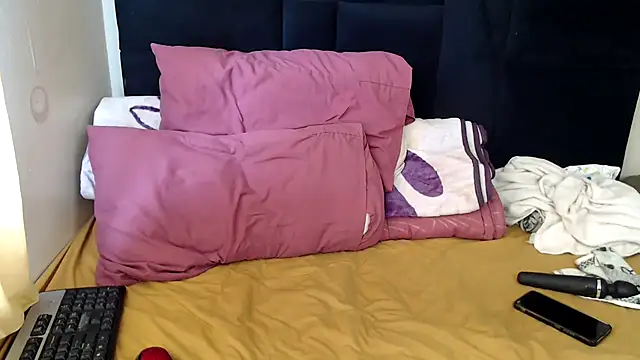 Busty-Londie online show from October 26, 2025, 8:53 am