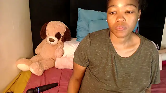 Busty-Londie online show from February 26, 2026, 4:39 pm