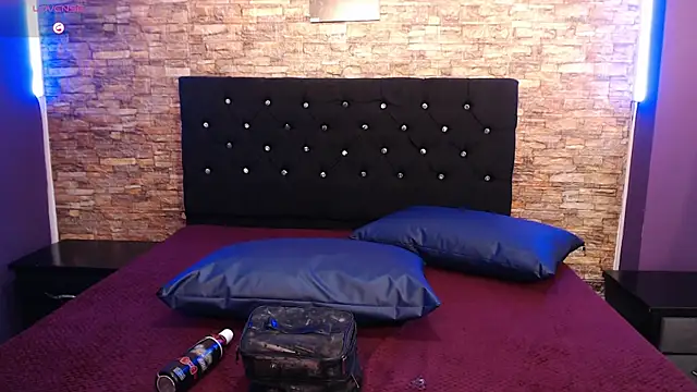 Snapshot of miacarperr1 chatting on December 9, 2024, 11:34 pm miacarperr1 online show from December 9, 2024, 11:34 pm