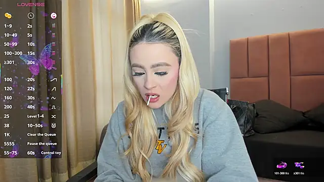 miacarperr1 online show from April 10, 2026, 9:08 pm