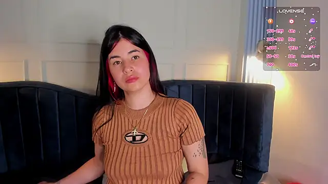 Snapshot of Nina_Harper chatting on December 24, 2024, 5:34 pm Nina Harper online show from December 24, 2024, 5:34 pm