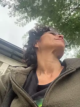 MireyaTorresGu online show from October 29, 2025, 12:07 pm