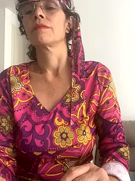 MireyaTorresGu online show from October 31, 2025, 4:08 pm