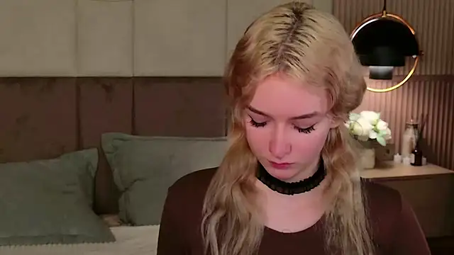 Snapshot of NaomiLoys chatting on February 26, 2025, 9:37 pm NaomiLoys online show from February 26, 2025, 9:37 pm