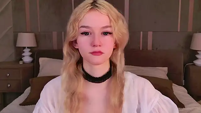 Snapshot of NaomiLoys chatting on March 8, 2025, 5:59 am NaomiLoys online show from March 8, 2025, 5:59 am