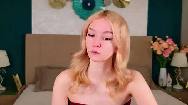 NaomiLoys online show from March 7, 2026, 10:56 am