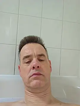 Hectorthyssen1 online show from January 3, 2025, 1:47 pm