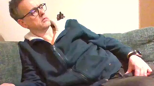 Hectorthyssen1 online show from March 3, 2025, 11:35 pm