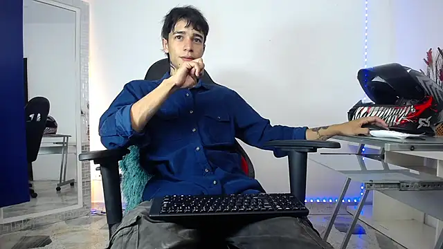 Snapshot of Zacktk7 chatting on December 20, 2024, 11:16 pm Zacktk7 online show from December 20, 2024, 11:16 pm