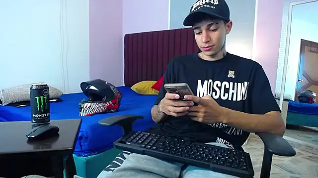 Snapshot of Zacktk7 chatting on January 3, 2025, 9:05 pm Zacktk7 online show from January 3, 2025, 9:05 pm