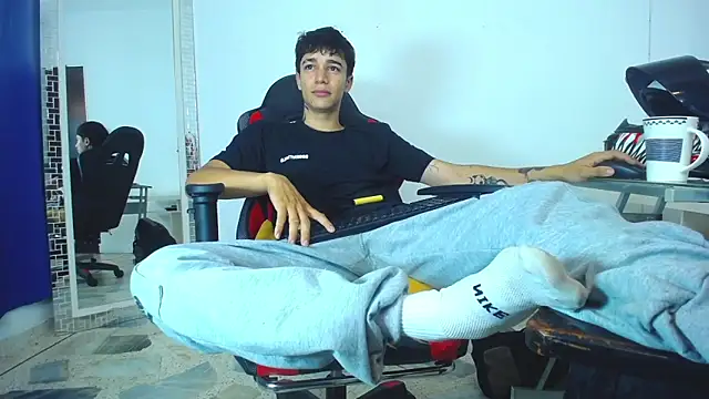 Snapshot of Zacktk7 chatting on January 10, 2025, 8:26 pm Zacktk7 online show from January 10, 2025, 8:26 pm