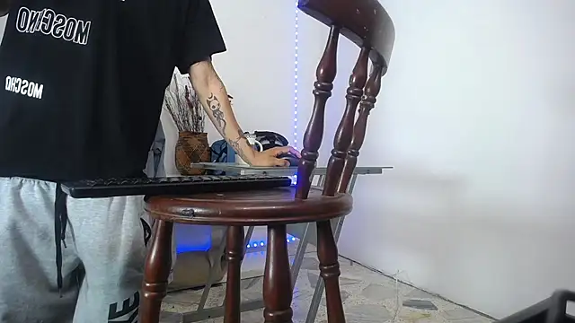 Snapshot of Zacktk7 chatting on January 18, 2025, 4:31 pm Zacktk7 online show from January 18, 2025, 4:31 pm