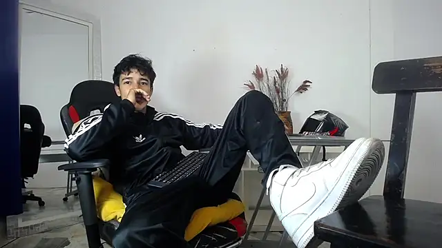 Snapshot of Zacktk7 chatting on January 22, 2025, 10:59 pm Zacktk7 online show from January 22, 2025, 10:59 pm