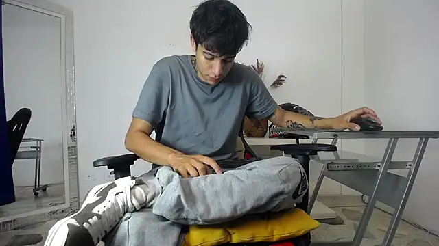 Snapshot of Zacktk7 chatting on January 24, 2025, 2:30 pm Zacktk7 online show from January 24, 2025, 2:30 pm