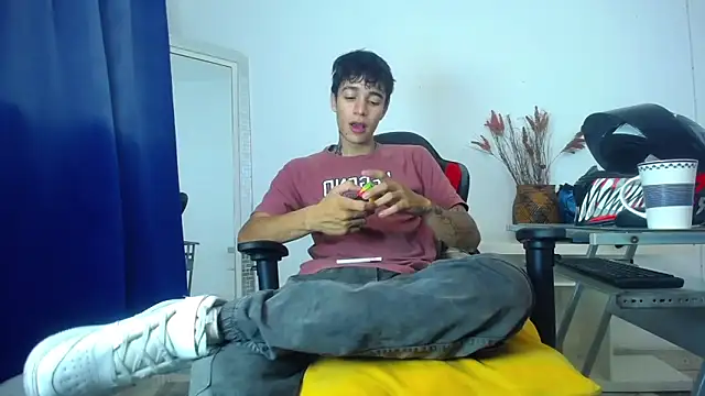 Snapshot of Zacktk7 chatting on January 27, 2025, 2:02 pm Zacktk7 online show from January 27, 2025, 2:02 pm