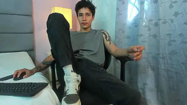 Snapshot of Zacktk7 chatting on January 29, 2025, 2:32 pm Zacktk7 online show from January 29, 2025, 2:32 pm