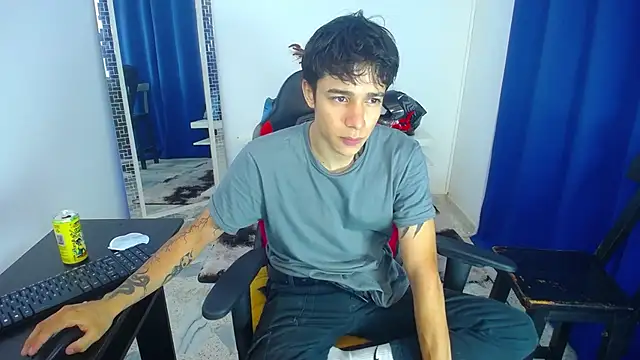 Snapshot of Zacktk7 chatting on January 29, 2025, 9:39 pm Zacktk7 online show from January 29, 2025, 9:39 pm